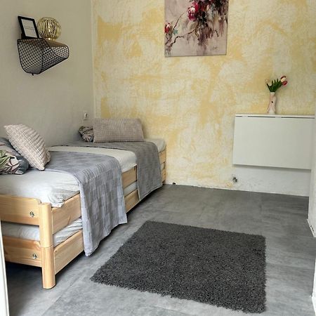 Soba Za Odmor P&E Hotel Kastel Stafilic Bagian luar foto