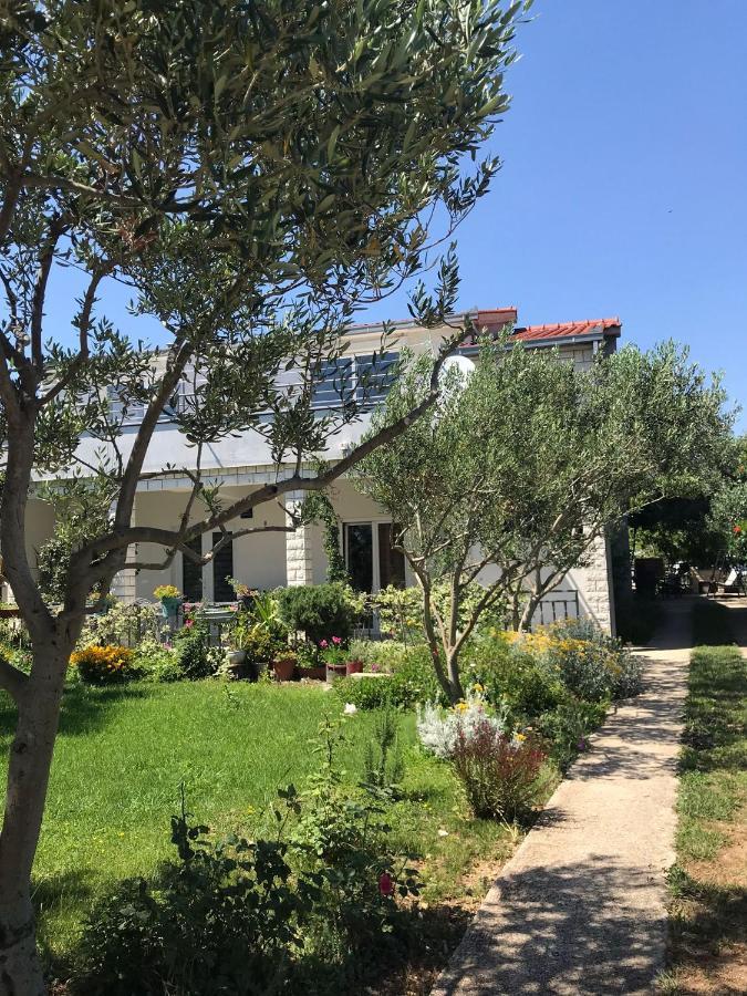 Soba Za Odmor P&E Hotel Kastel Stafilic Bagian luar foto