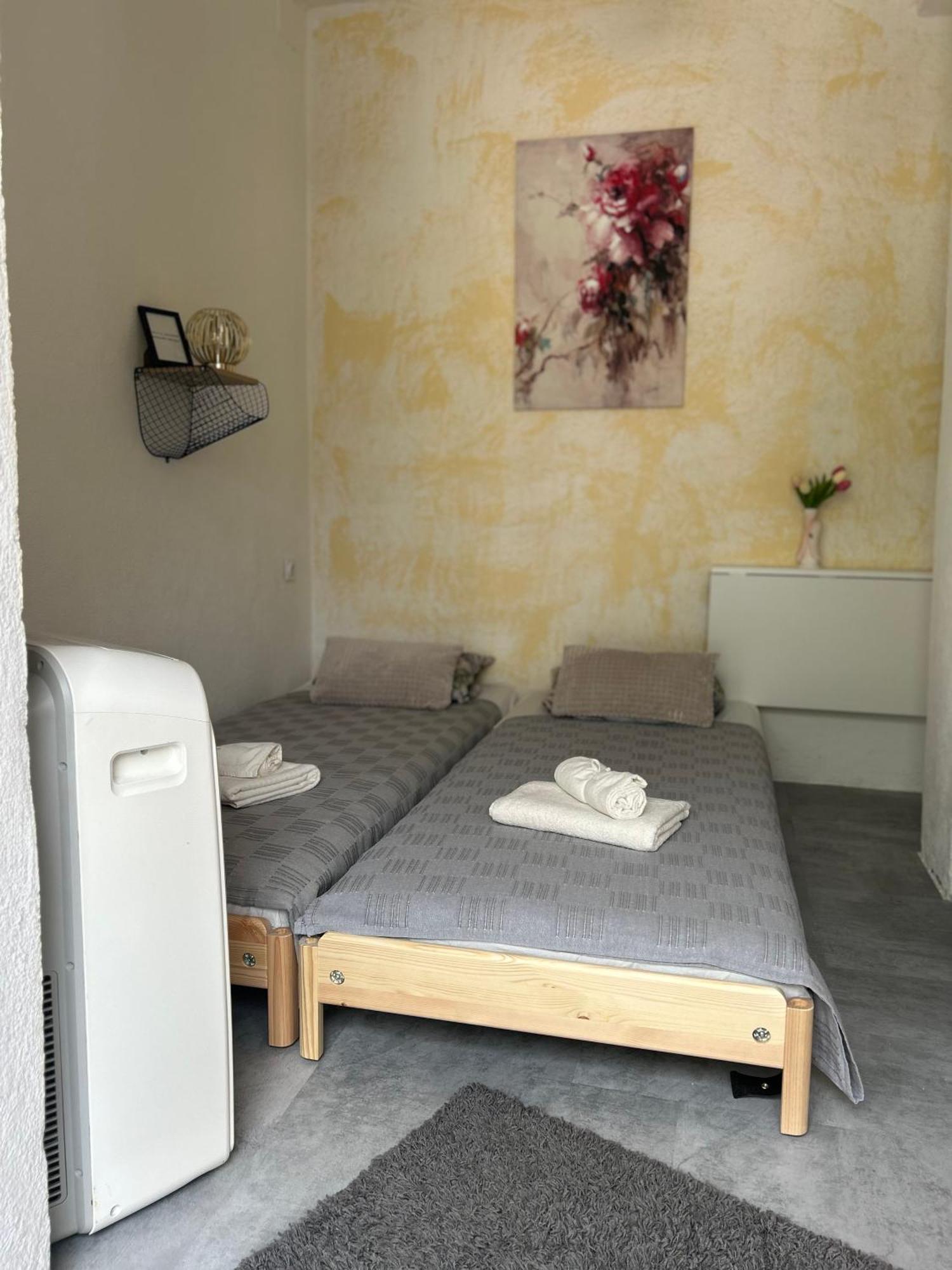 Soba Za Odmor P&E Hotel Kastel Stafilic Bagian luar foto
